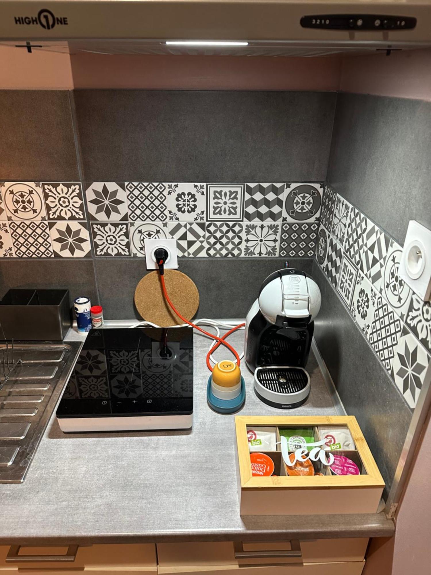 La Tiny : Adorable Petit Studio /Parking Gratuit. Angoulême Buitenkant foto